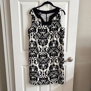 Elegant Black and White Sleeveless Dress